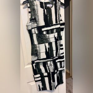 Calvin Klein - black and white pattern sheath dress - size 6